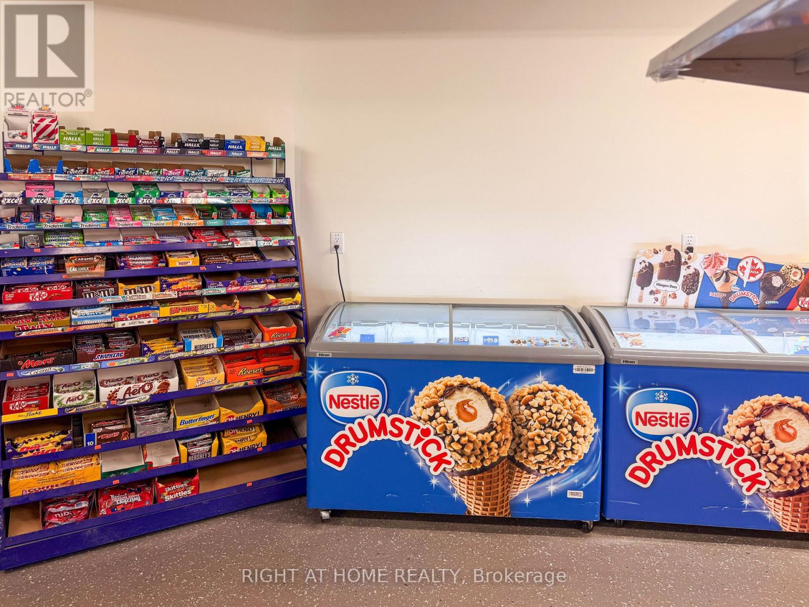 205 Melvin Avenue, Hamilton, Ontario  L8H 2J9 - Photo 3 - X13040016