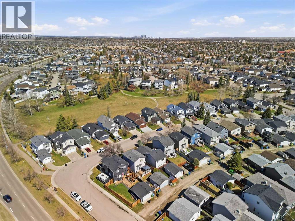 59 Somerside Manor Sw, Calgary, Alberta  T2Y 3G4 - Photo 5 - A2304700