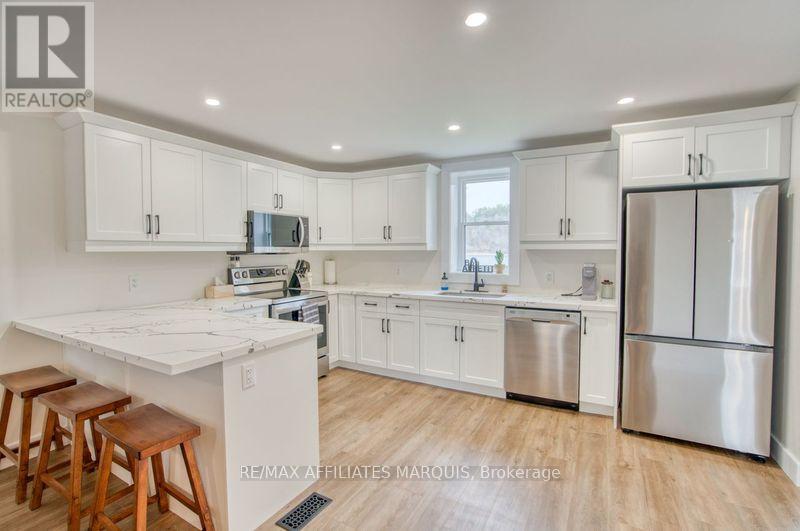 4 Bedford Street E, Westport, Ontario  K0G 1X0 - Photo 2 - X13043870