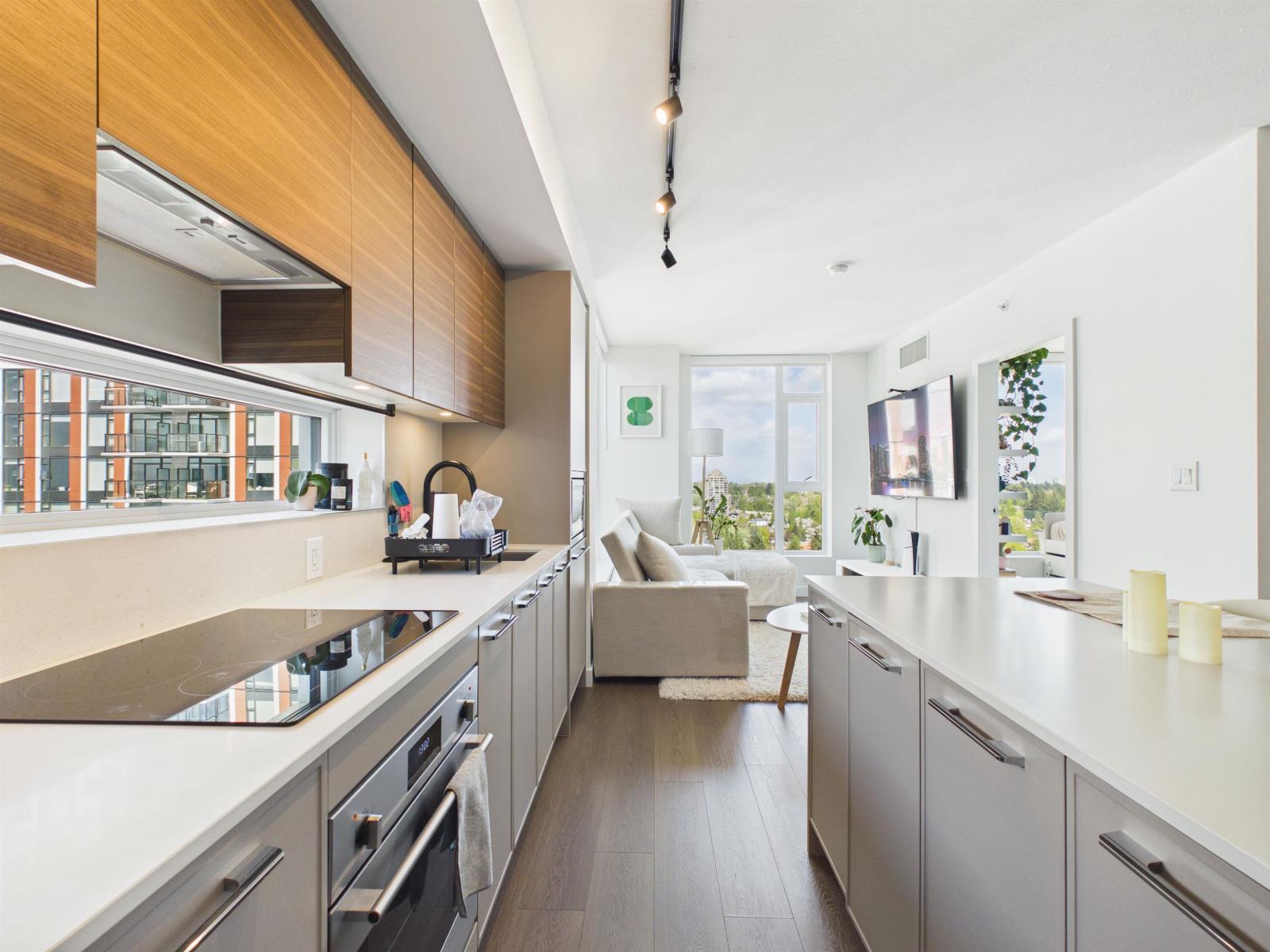 2304 13745 George Juncton, Surrey, British Columbia  V3T 0V8 - Photo 8 - R3113842