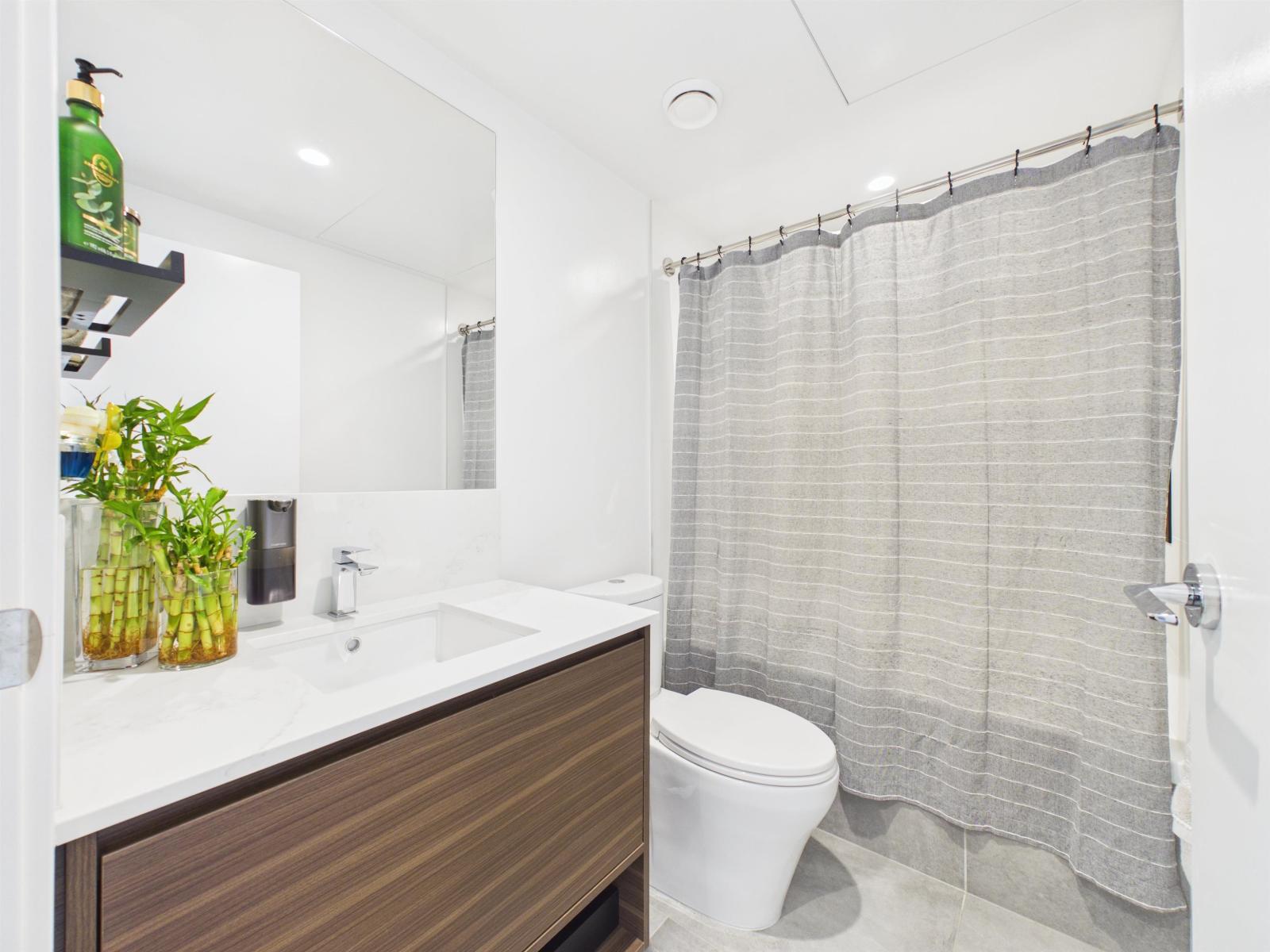 2304 13745 George Juncton, Surrey, British Columbia  V3T 0V8 - Photo 13 - R3113842