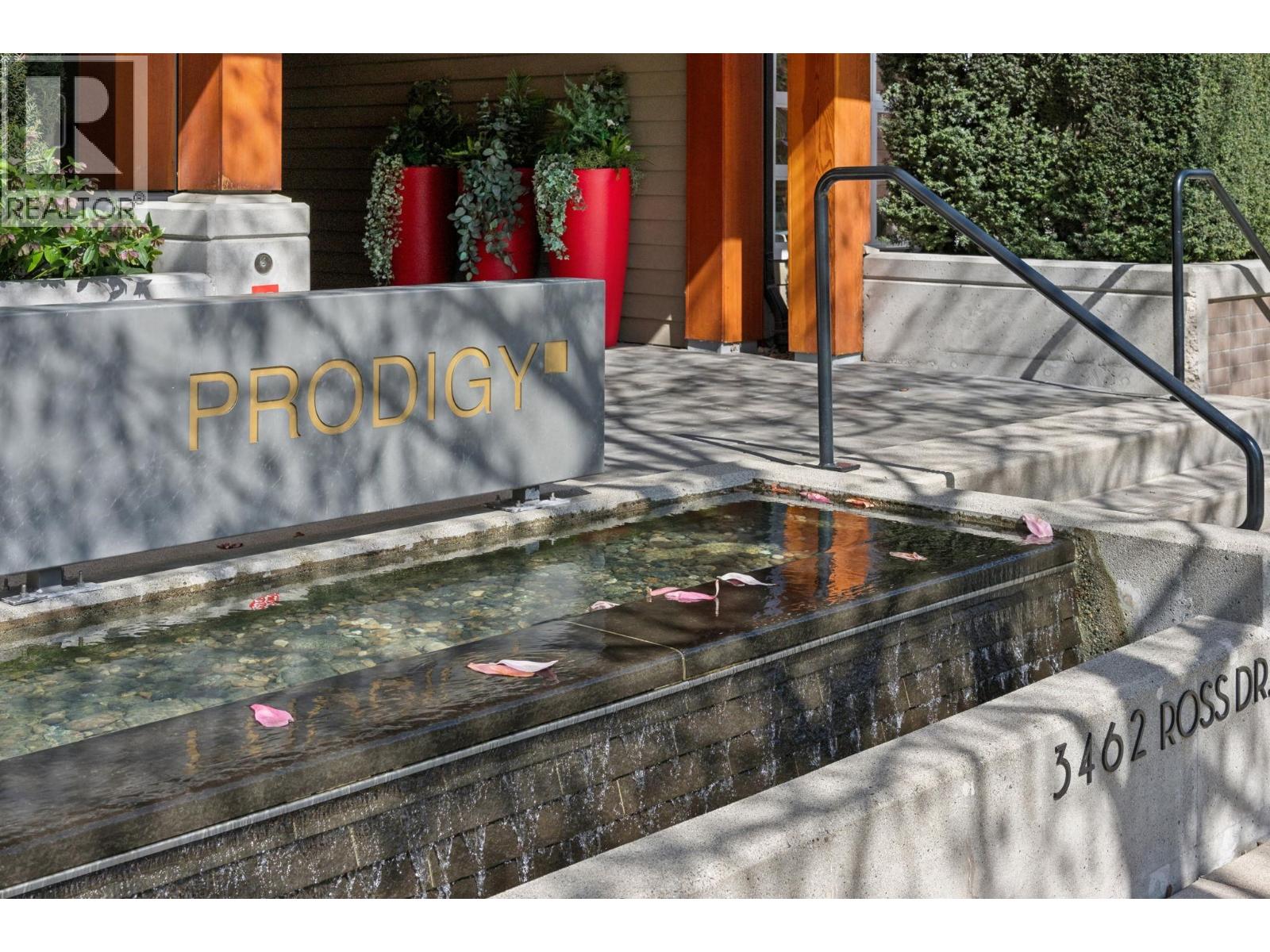 110 3462 Ross Drive, Vancouver, British Columbia  V6S 0H6 - Photo 2 - R3115661