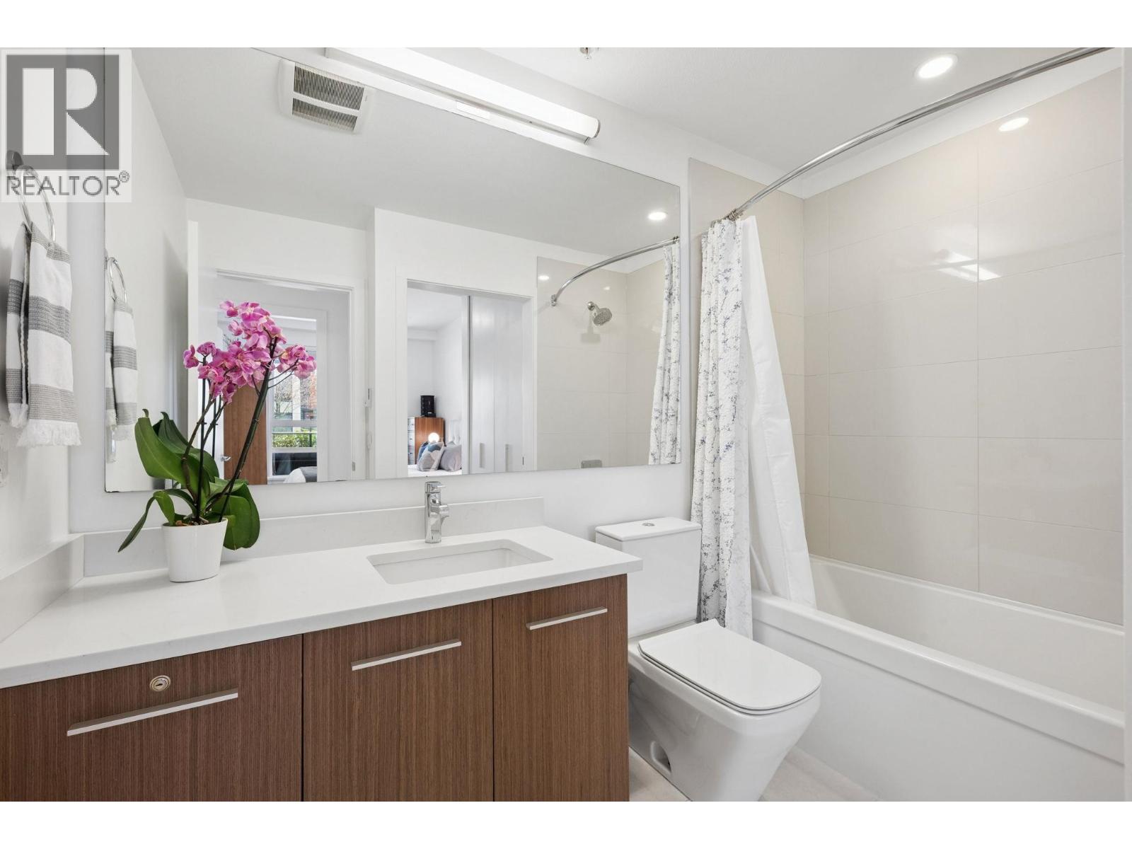 110 3462 Ross Drive, Vancouver, British Columbia  V6S 0H6 - Photo 17 - R3115661