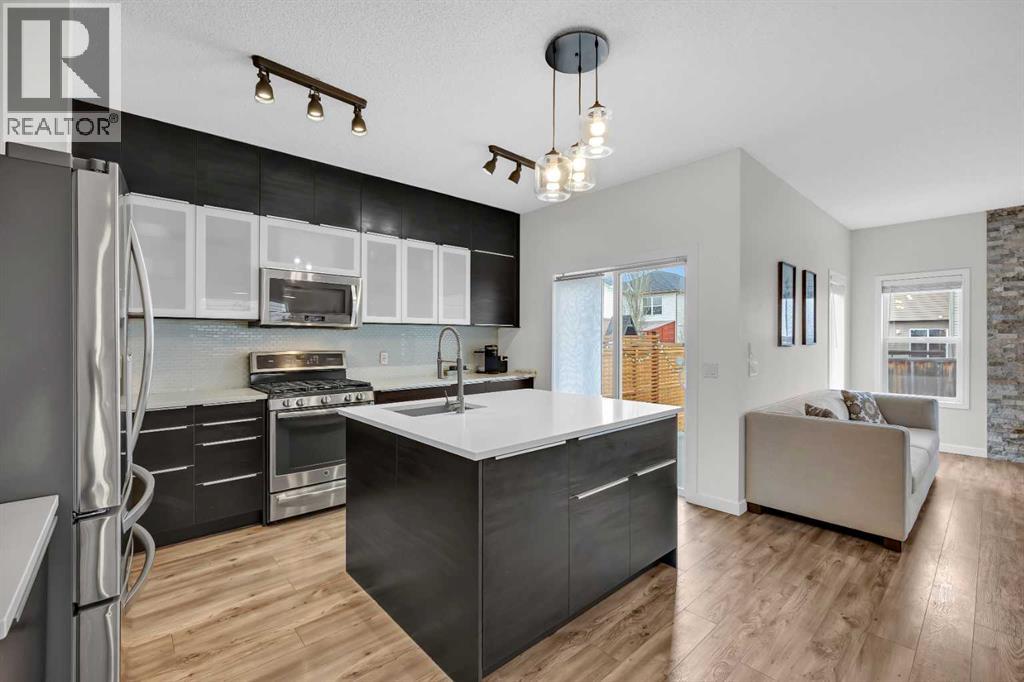 19 Bridleridge Green SW, Calgary, Alberta  T2Y 0E4 - Photo 5 - A2299380