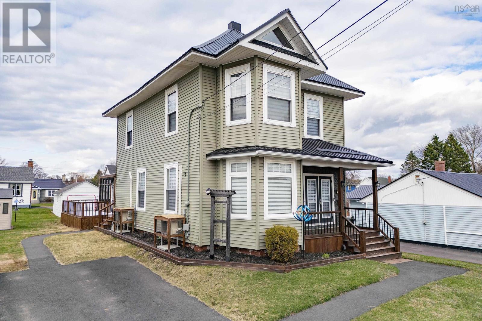 28 Westminster Avenue, Amherst, Nova Scotia  B4H 3V2 - Photo 1 - 202608610