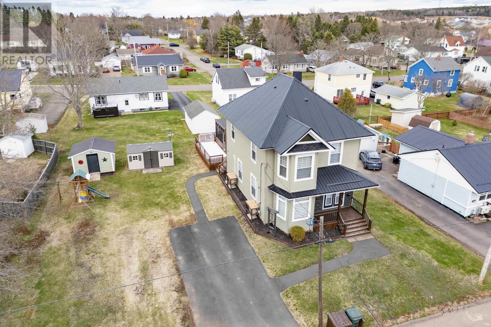 28 Westminster Avenue, Amherst, Nova Scotia  B4H 3V2 - Photo 2 - 202608610