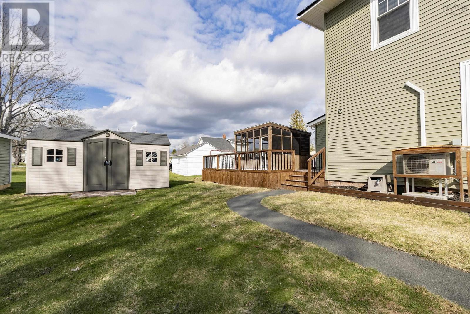 28 Westminster Avenue, Amherst, Nova Scotia  B4H 3V2 - Photo 5 - 202608610