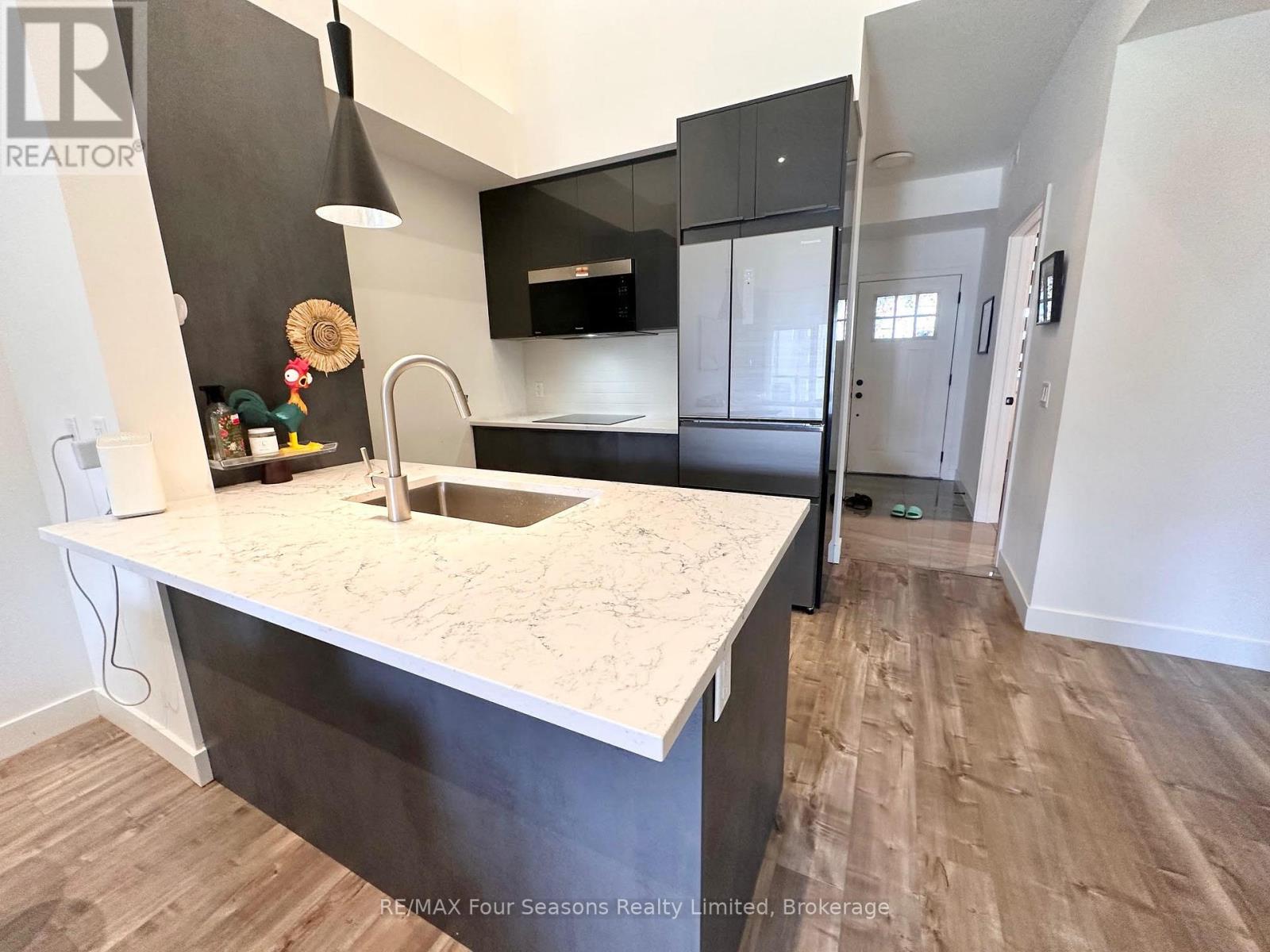 303 - 10 Beausoleil Lane, Blue Mountains, Ontario  L9Y 2X5 - Photo 4 - X13041542