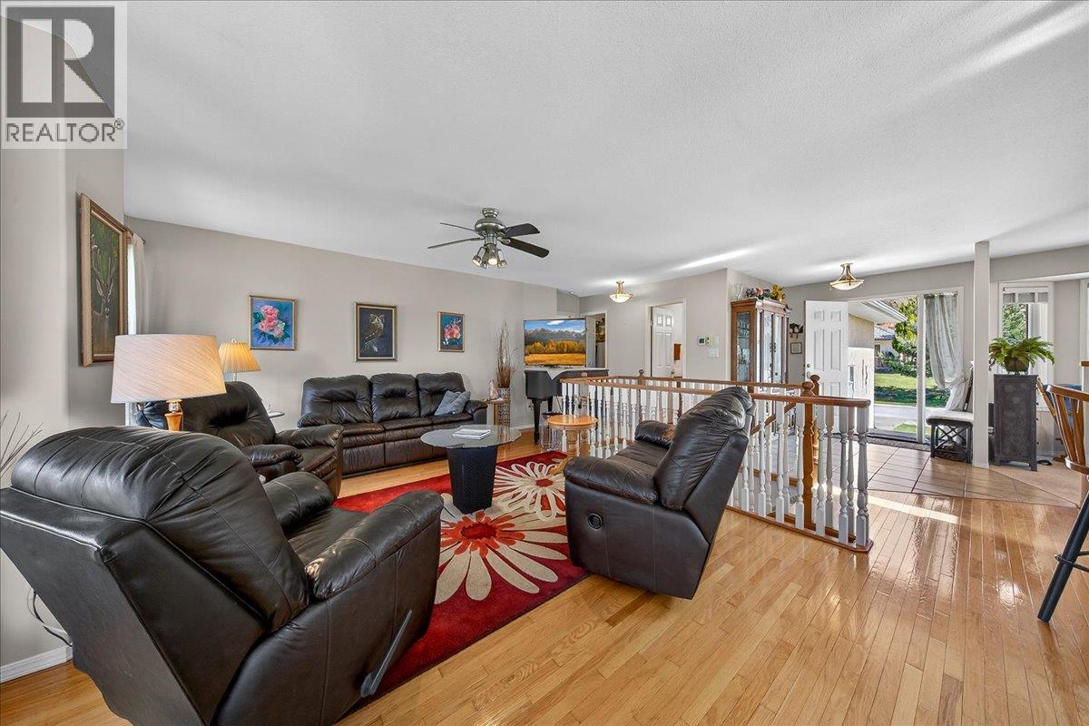 4882 Glen Eagle Drive, Fairmont Hot Springs, British Columbia  V0B 1L1 - Photo 6 - 10384758