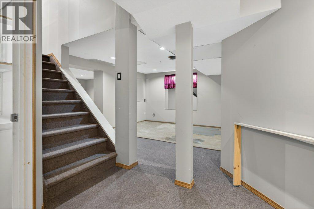 29 Shannon Manor Sw, Calgary, Alberta  T2Y 2Y5 - Photo 21 - A2303275