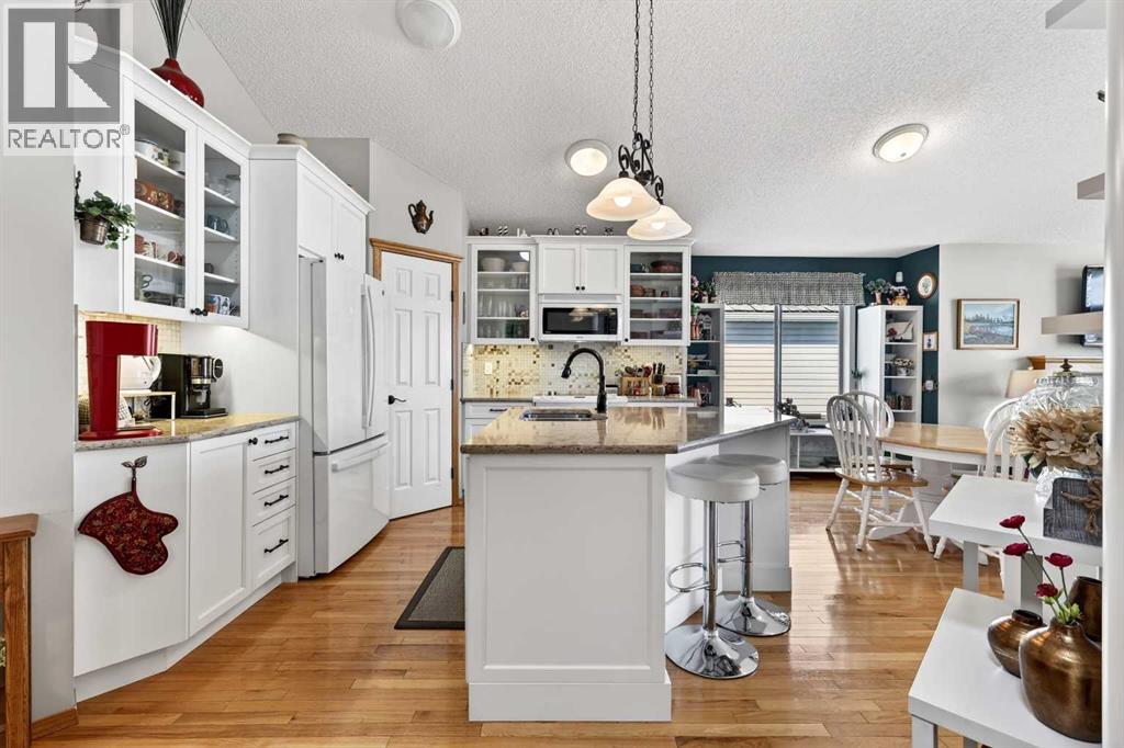 81 Chaparral Villas Se, Calgary, Alberta  T2X 3N6 - Photo 6 - A2303298