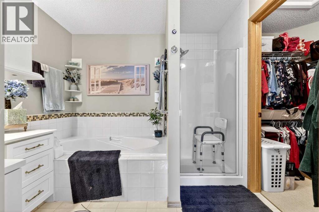 81 Chaparral Villas Se, Calgary, Alberta  T2X 3N6 - Photo 18 - A2303298