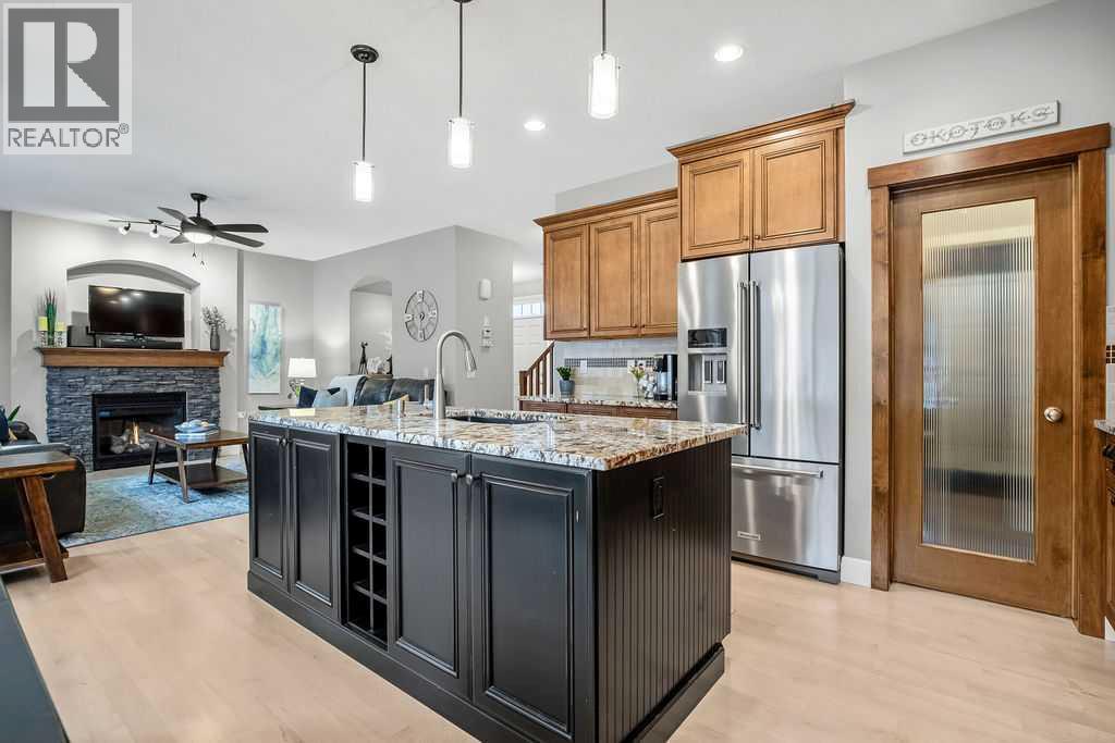 180 Sheep River Cove, Okotoks, Alberta  T1S 2L5 - Photo 5 - A2304298