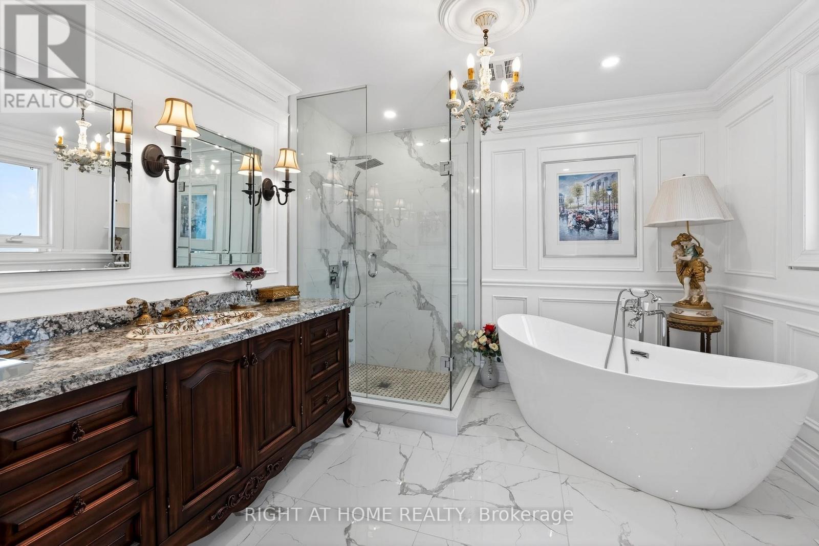 397 Maple Leaf Drive, Toronto, Ontario  M6L 1P4 - Photo 14 - W13040428