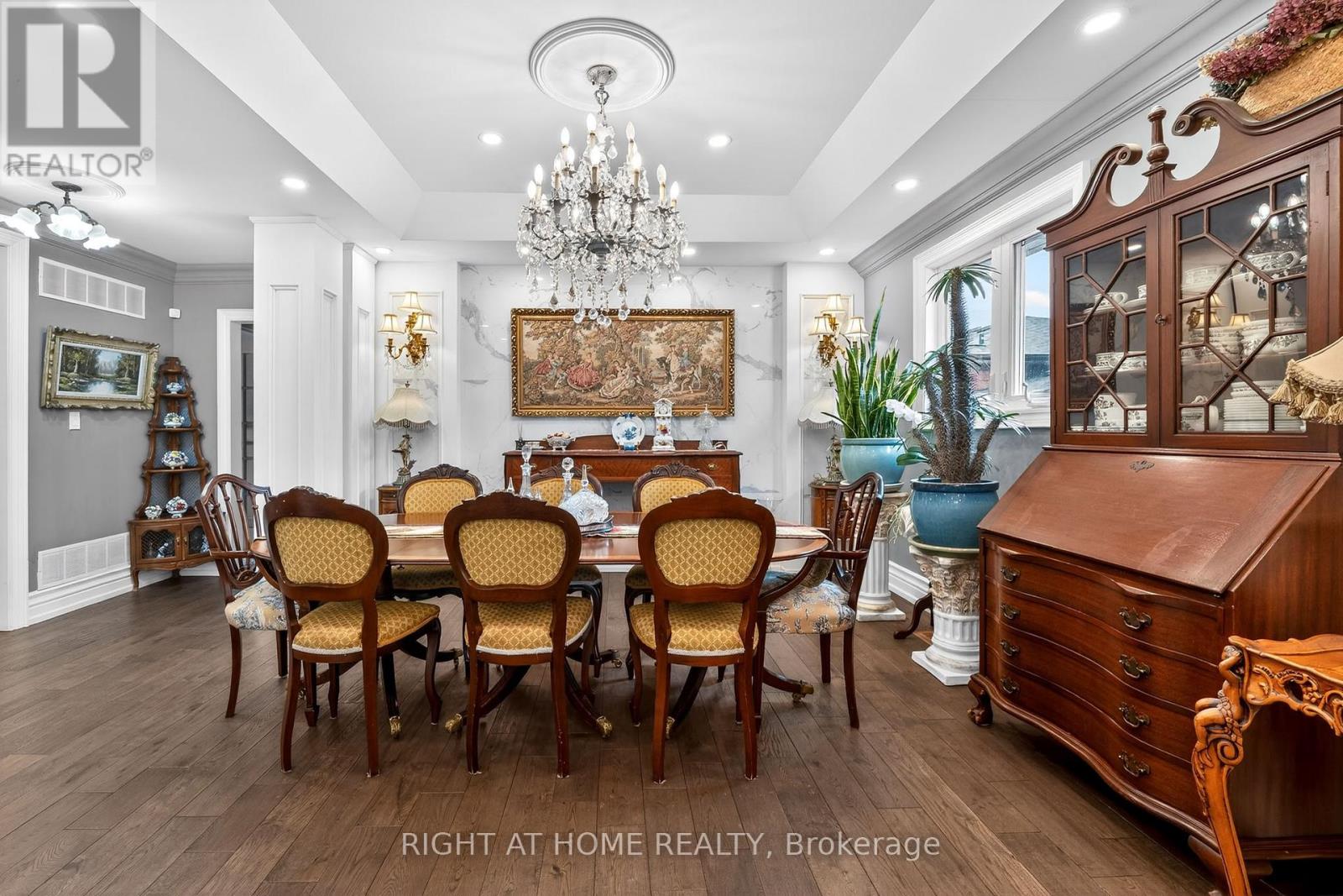 397 Maple Leaf Drive, Toronto, Ontario  M6L 1P4 - Photo 5 - W13040428