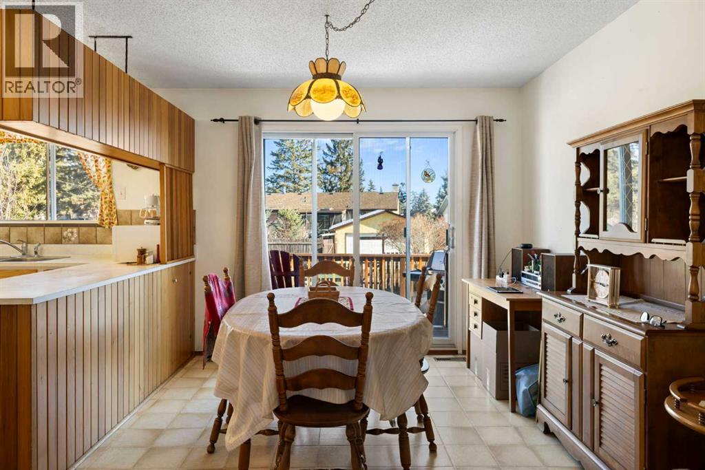 472 Cedarpark Drive Sw, Calgary, Alberta  T2W 2J7 - Photo 15 - A2299627