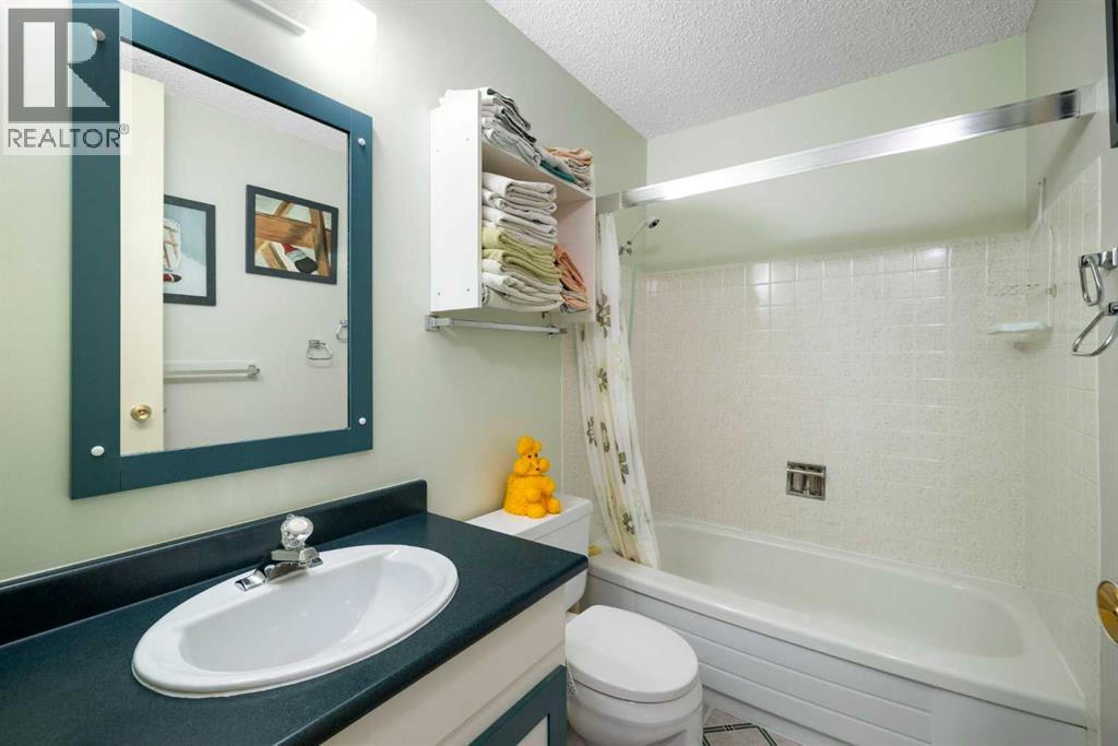 472 Cedarpark Drive Sw, Calgary, Alberta  T2W 2J7 - Photo 27 - A2299627