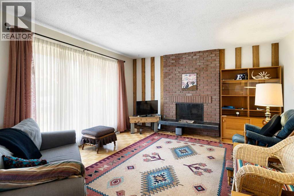 472 Cedarpark Drive Sw, Calgary, Alberta  T2W 2J7 - Photo 7 - A2299627