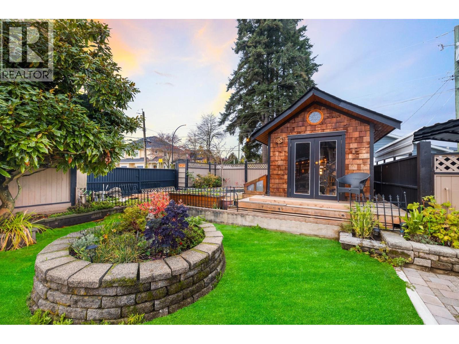 402 E 13th Street, North Vancouver, British Columbia  V7L 2M1 - Photo 4 - R3115476