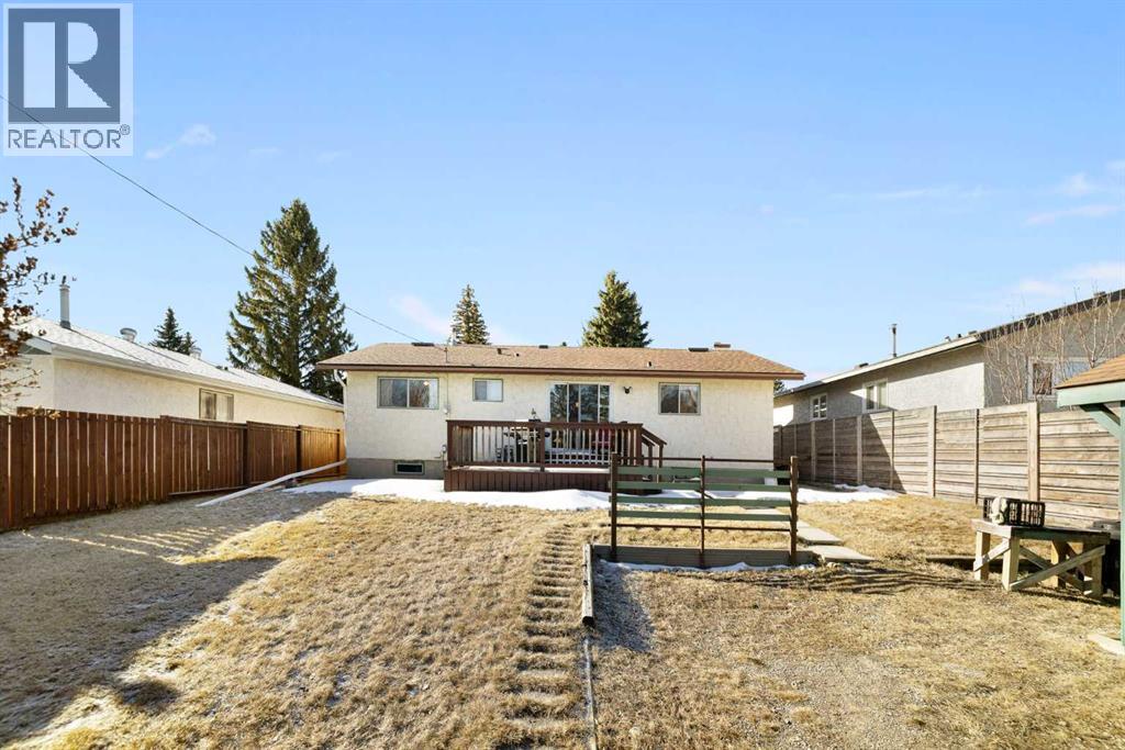 472 Cedarpark Drive Sw, Calgary, Alberta  T2W 2J7 - Photo 38 - A2299627