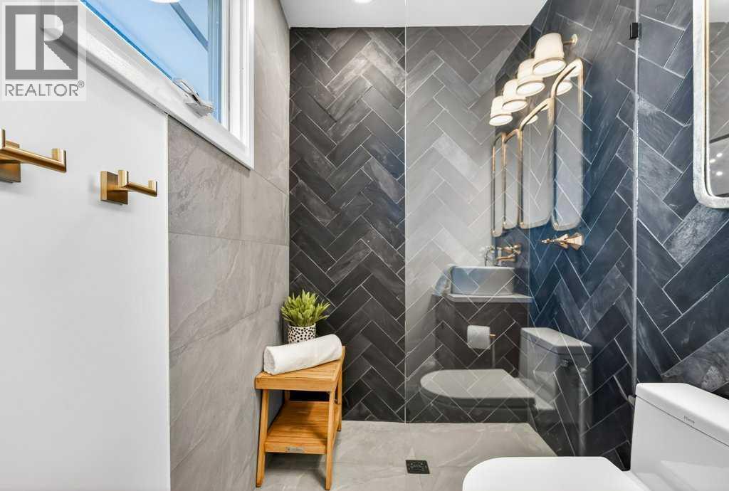 1708 111 Avenue SW, Calgary, Alberta  T2W 1R5 - Photo 25 - A2303253