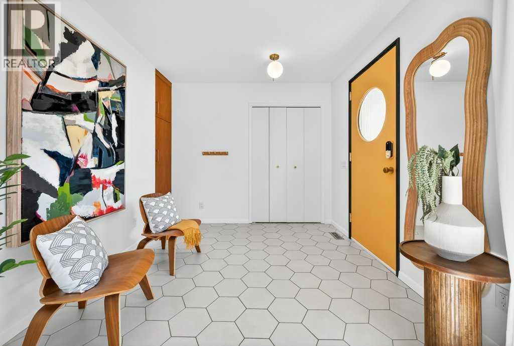 1708 111 Avenue SW, Calgary, Alberta  T2W 1R5 - Photo 7 - A2303253