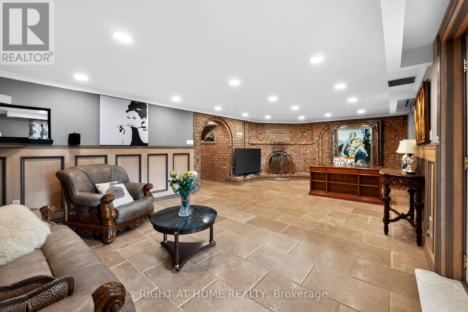 397 Maple Leaf Drive, Toronto, Ontario  M6L 1P4 - Photo 21 - W13040428