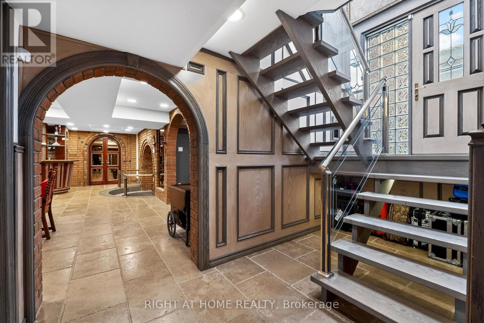 397 Maple Leaf Drive, Toronto, Ontario  M6L 1P4 - Photo 16 - W13040428