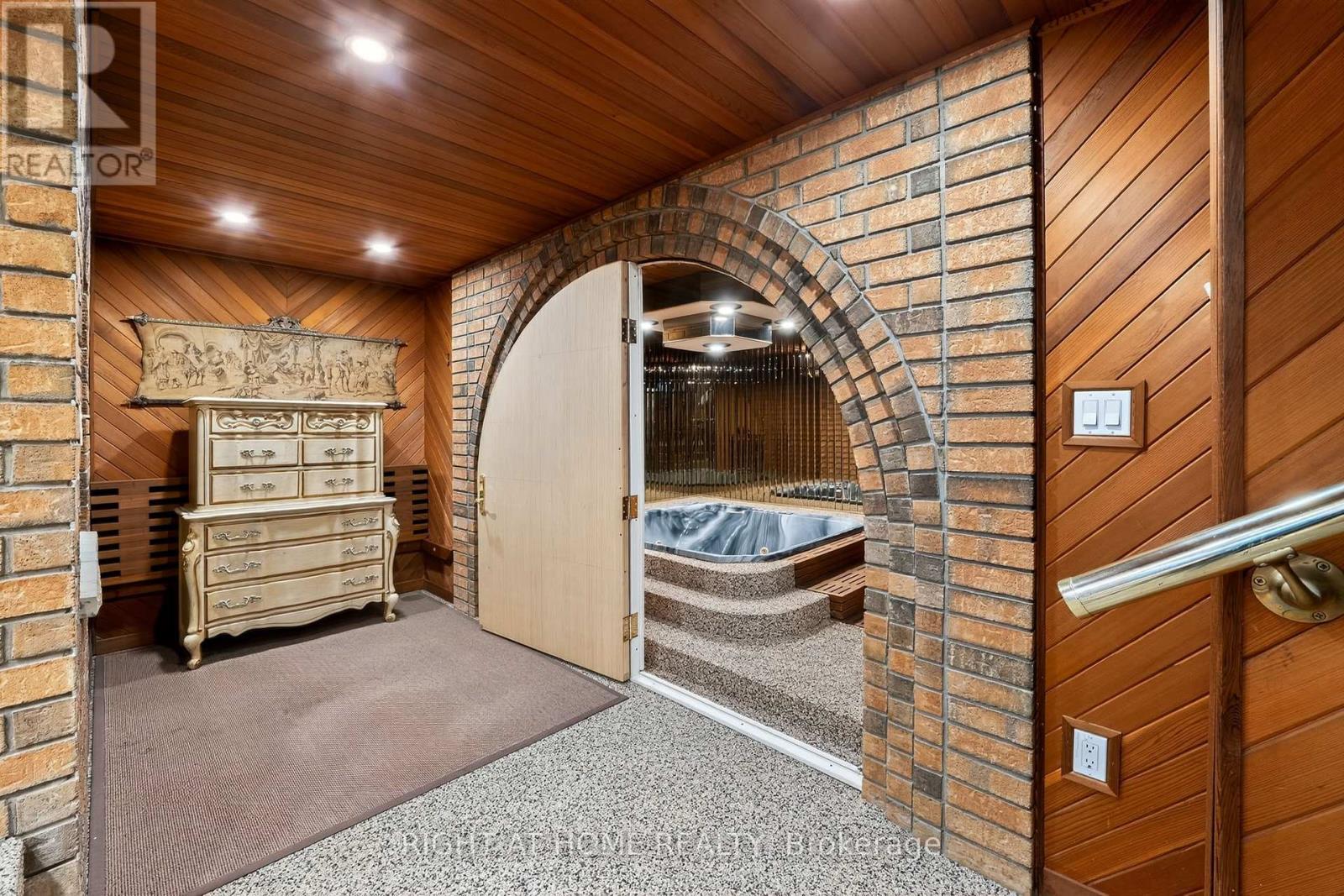 397 Maple Leaf Drive, Toronto, Ontario  M6L 1P4 - Photo 29 - W13040428