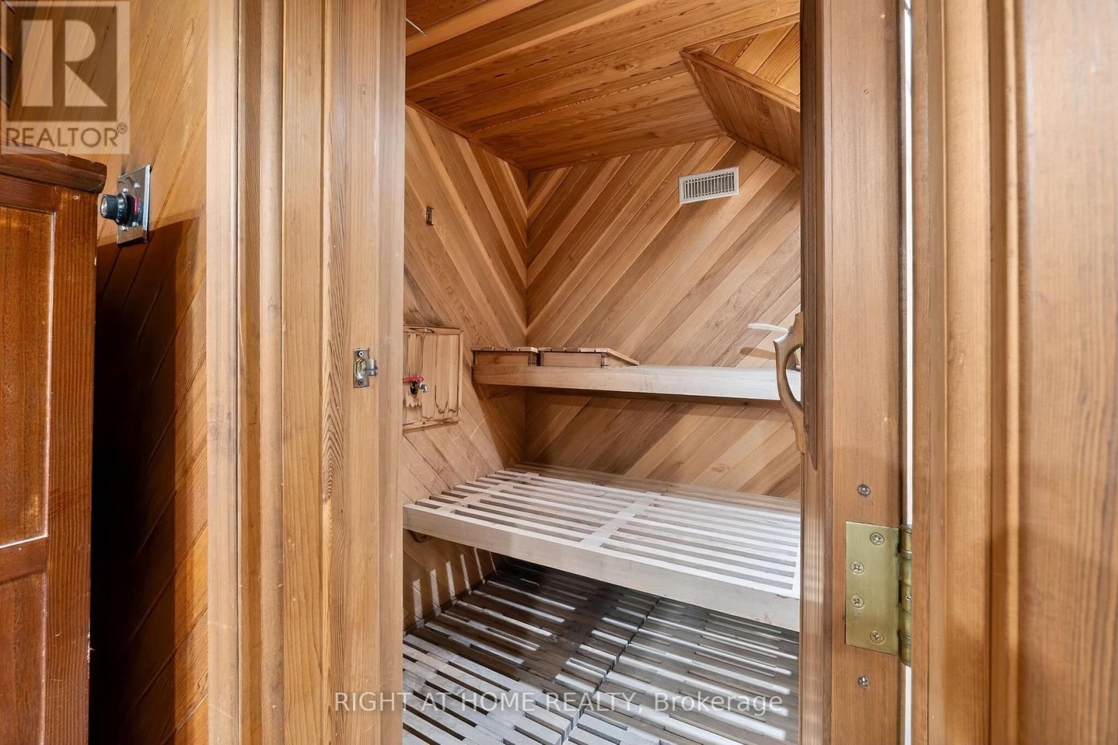 397 Maple Leaf Drive, Toronto, Ontario  M6L 1P4 - Photo 32 - W13040428