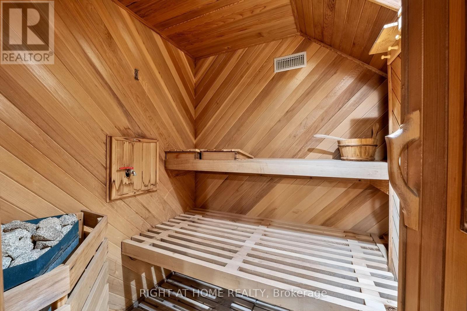 397 Maple Leaf Drive, Toronto, Ontario  M6L 1P4 - Photo 33 - W13040428