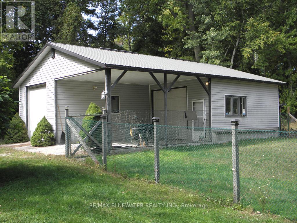 9663 Army Camp Road, Lambton Shores, Ontario  N0N 1J0 - Photo 12 - X12880316