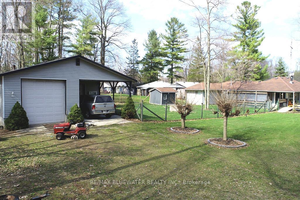 9663 Army Camp Road, Lambton Shores, Ontario  N0N 1J0 - Photo 15 - X12880316