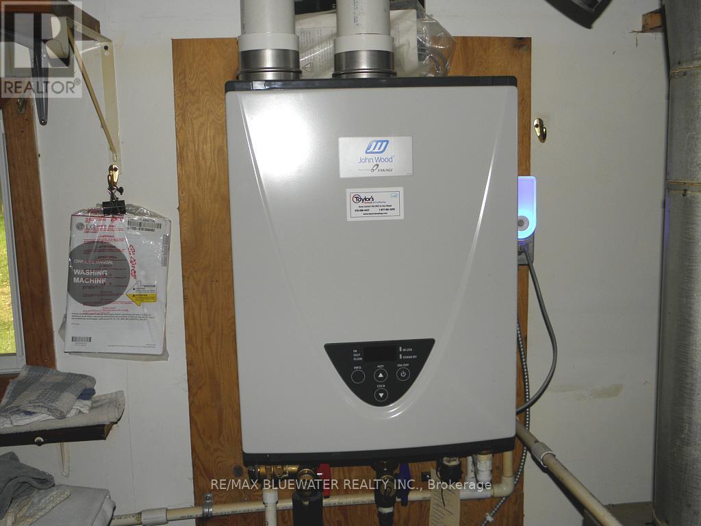 9663 Army Camp Road, Lambton Shores, Ontario  N0N 1J0 - Photo 31 - X12880316