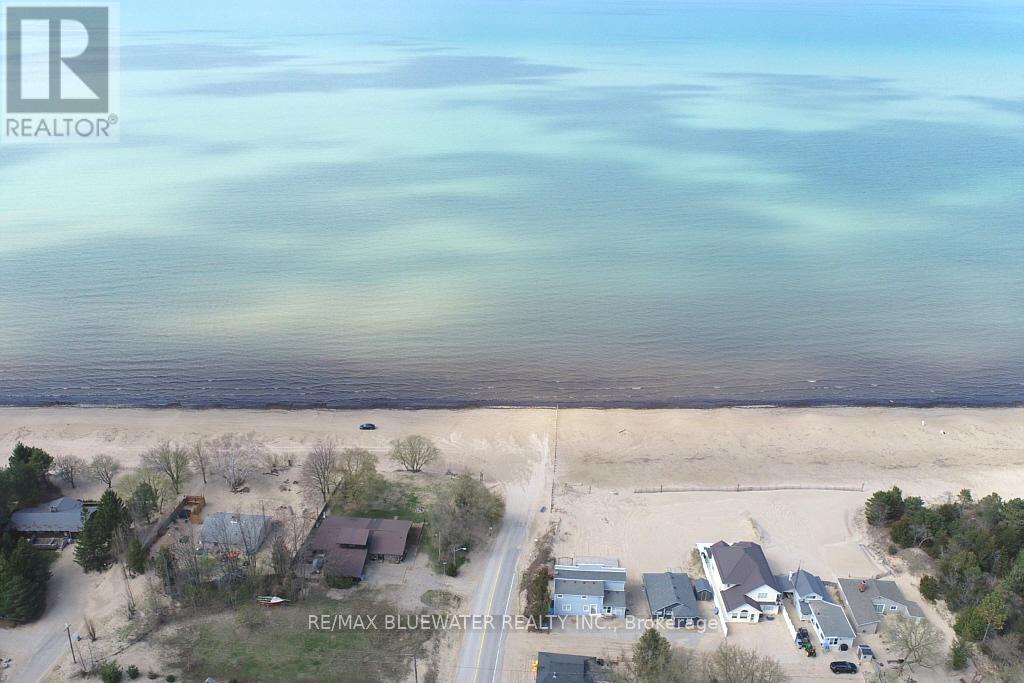 9663 Army Camp Road, Lambton Shores, Ontario  N0N 1J0 - Photo 36 - X12880316