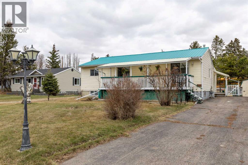 4108 49a Avenue, Innisfail, Alberta  T4G 1J9 - Photo 2 - A2301778