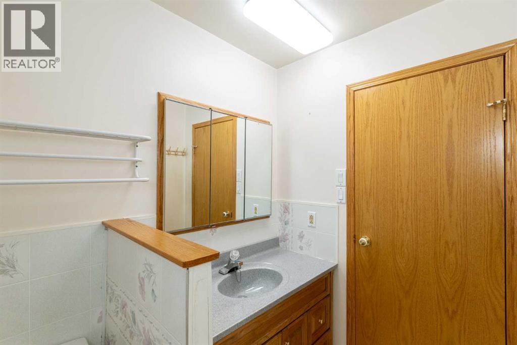 4108 49a Avenue, Innisfail, Alberta  T4G 1J9 - Photo 20 - A2301778