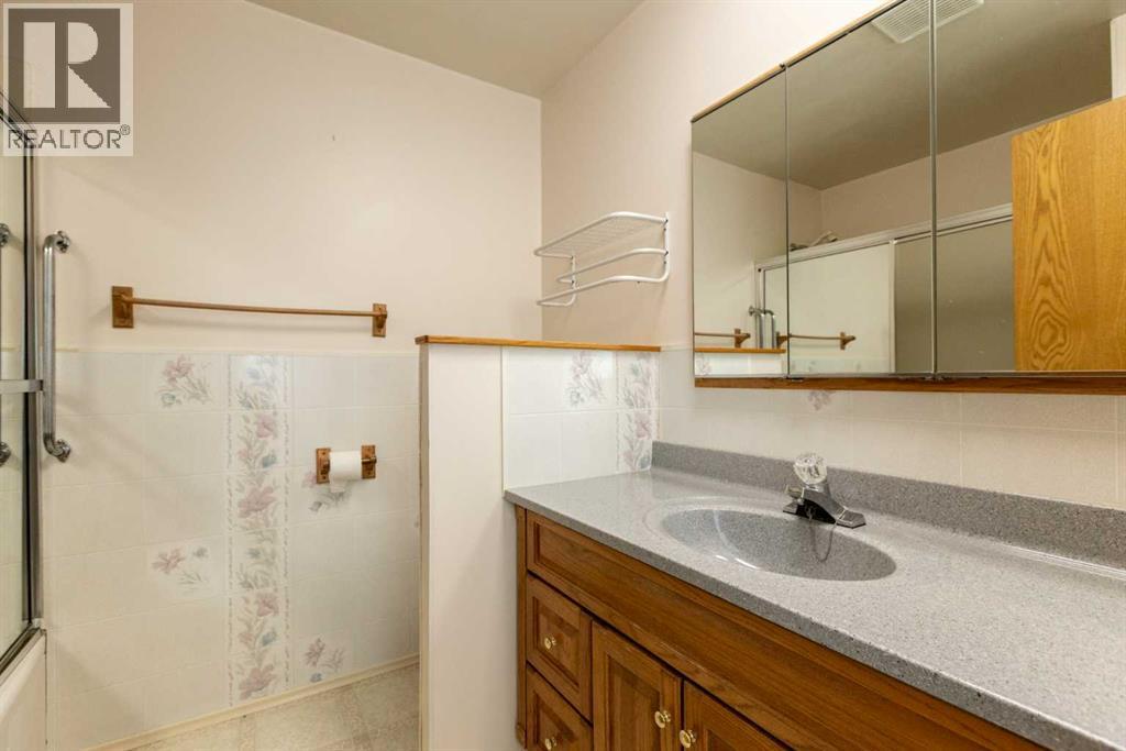 4108 49a Avenue, Innisfail, Alberta  T4G 1J9 - Photo 19 - A2301778