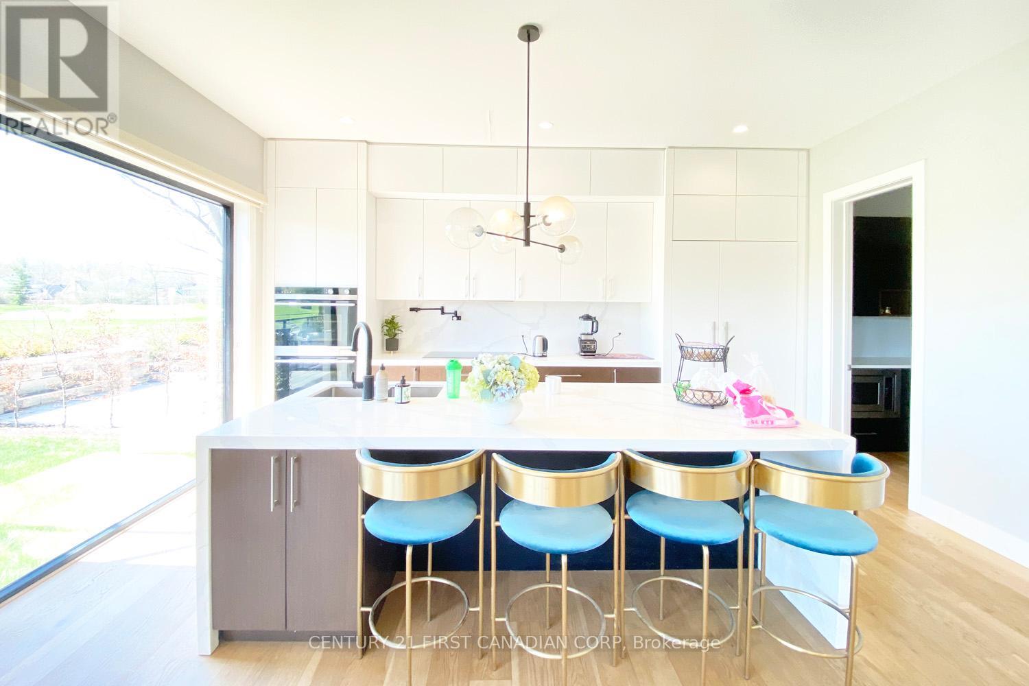 53 Edwin Drive, London South (South P), Ontario  N6C 2S9 - Photo 9 - X13043928