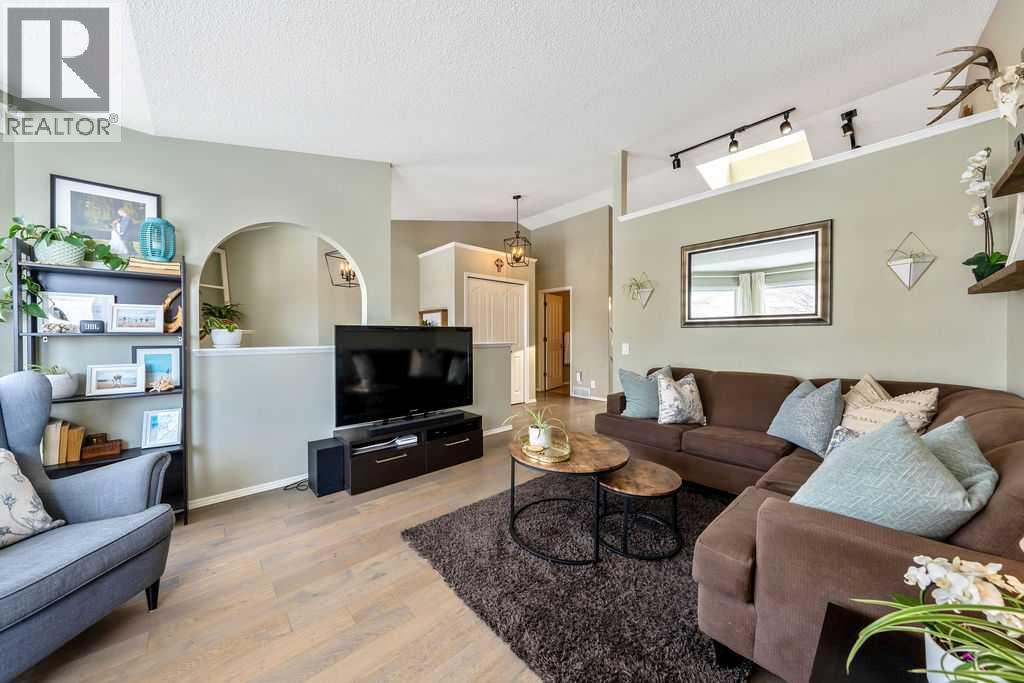 149 West Terrace Crescent, Cochrane, Alberta  T4C 1R3 - Photo 8 - A2298502