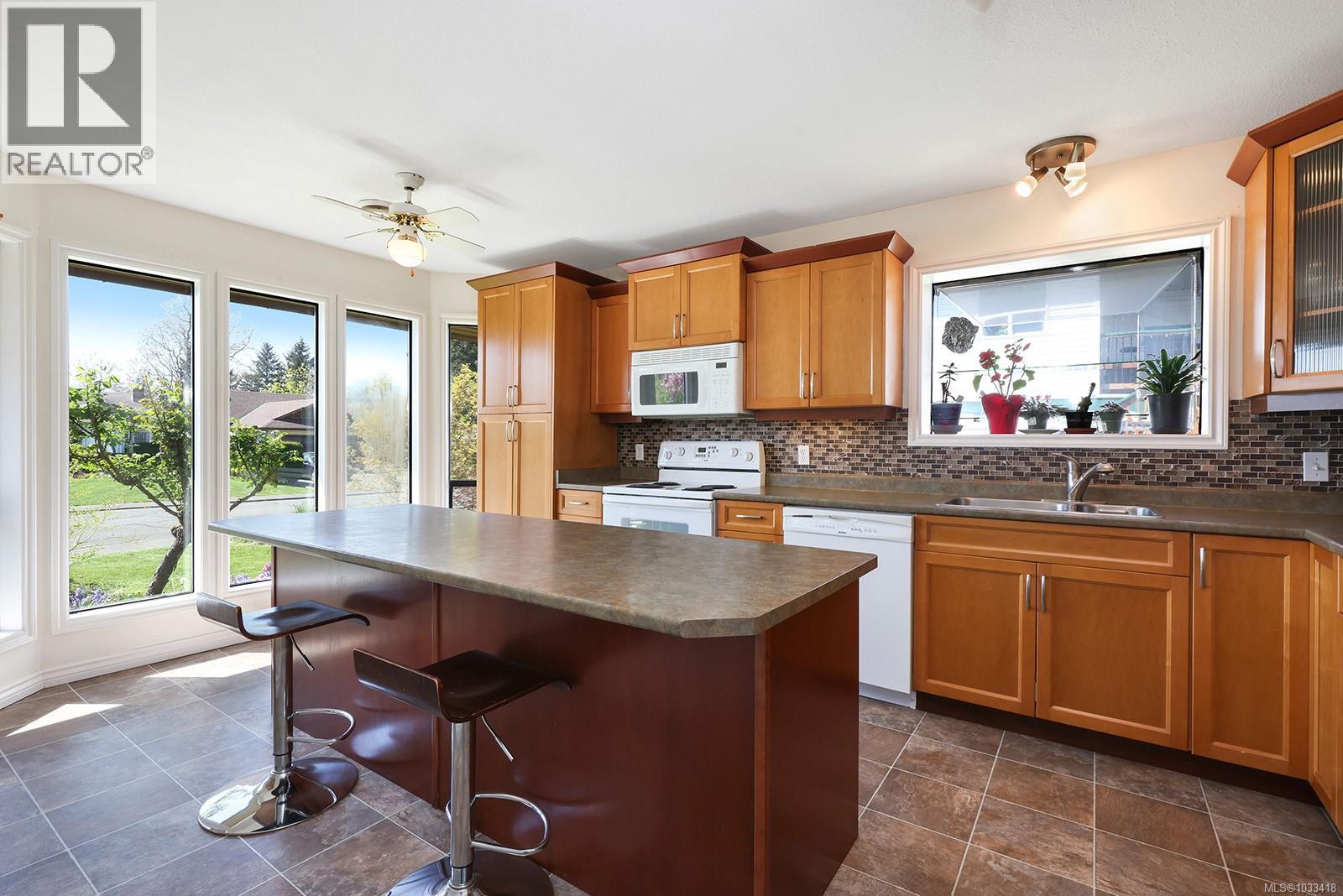 4648 Valecourt Cres, Courtenay, British Columbia  V9N 7W6 - Photo 13 - 1033418