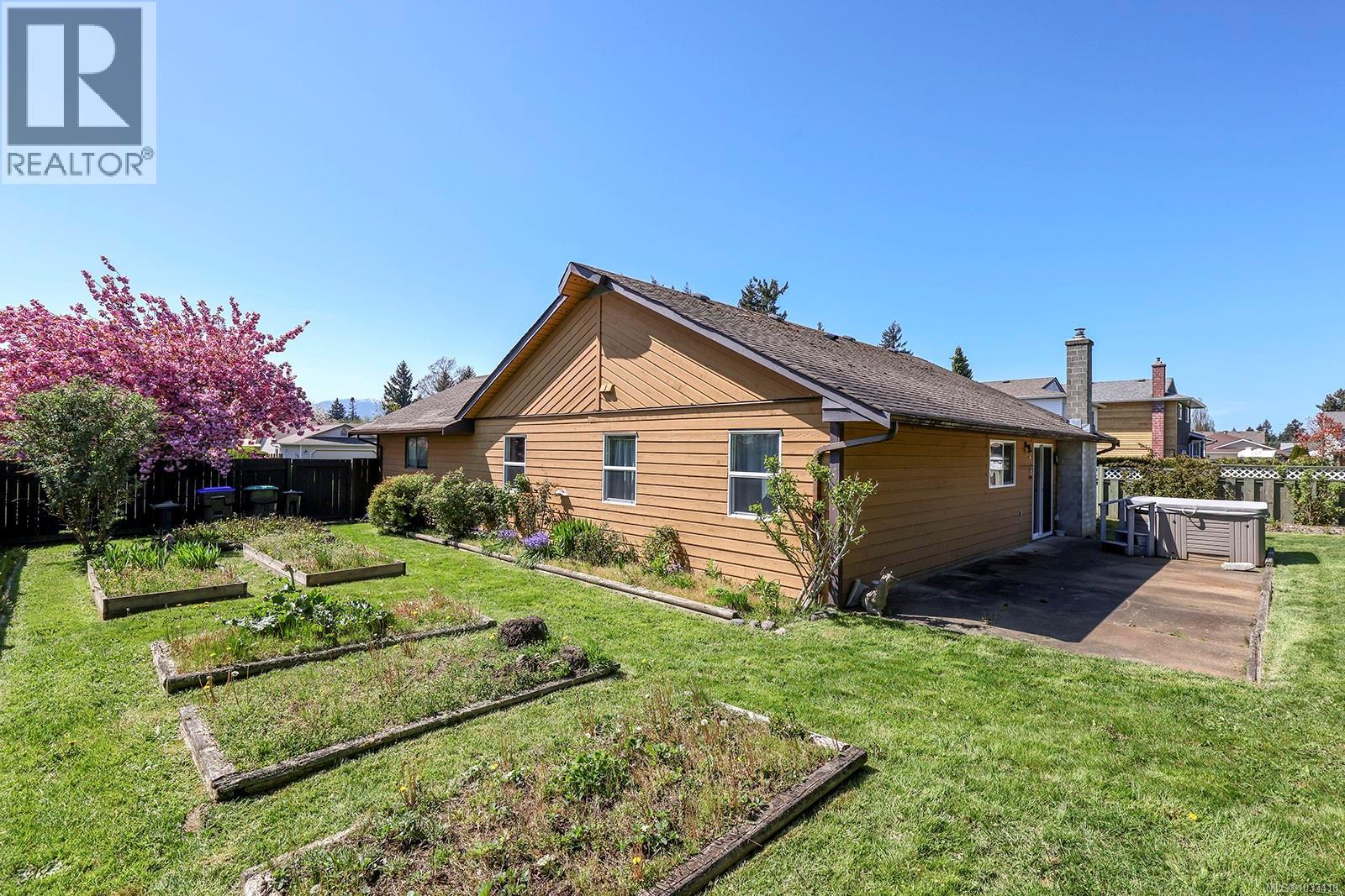 4648 Valecourt Cres, Courtenay, British Columbia  V9N 7W6 - Photo 3 - 1033418