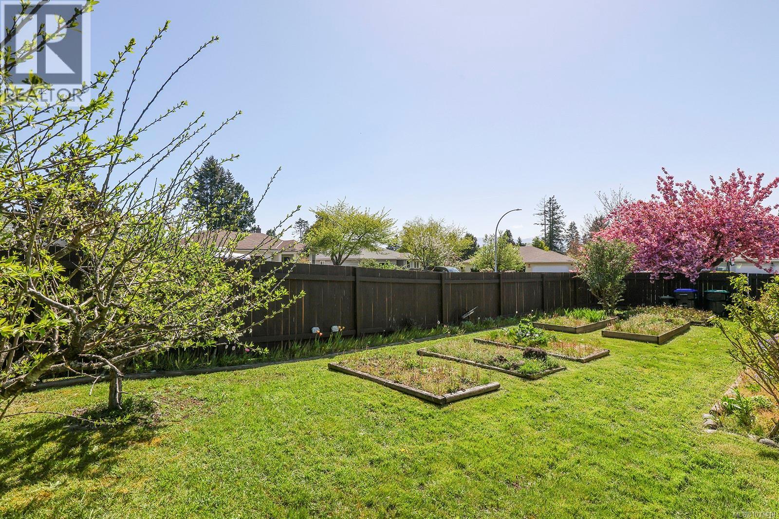 4648 Valecourt Cres, Courtenay, British Columbia  V9N 7W6 - Photo 4 - 1033418