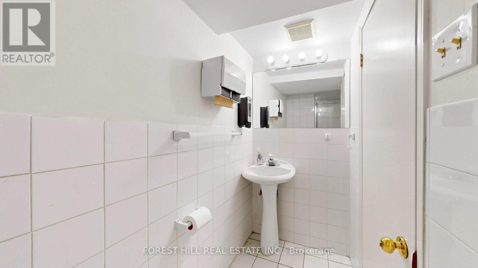 168 Sheppard Avenue W, Toronto, Ontario  M2N 3A4 - Photo 24 - C12721496