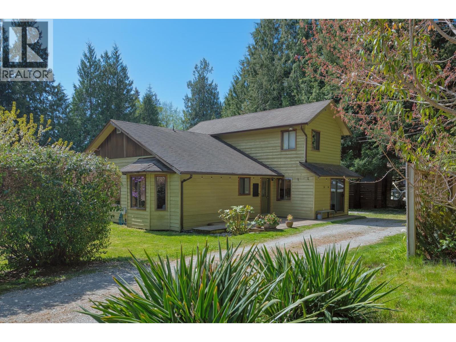 1479 PARK AVENUE, Roberts Creek, British Columbia