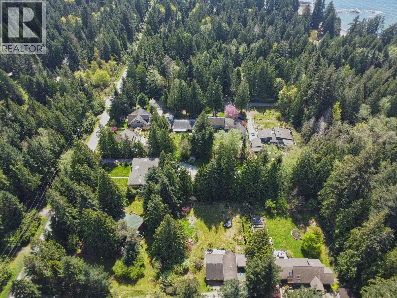 1479 Park Avenue, Roberts Creek, British Columbia  V0N 2W2 - Photo 30 - R3087597