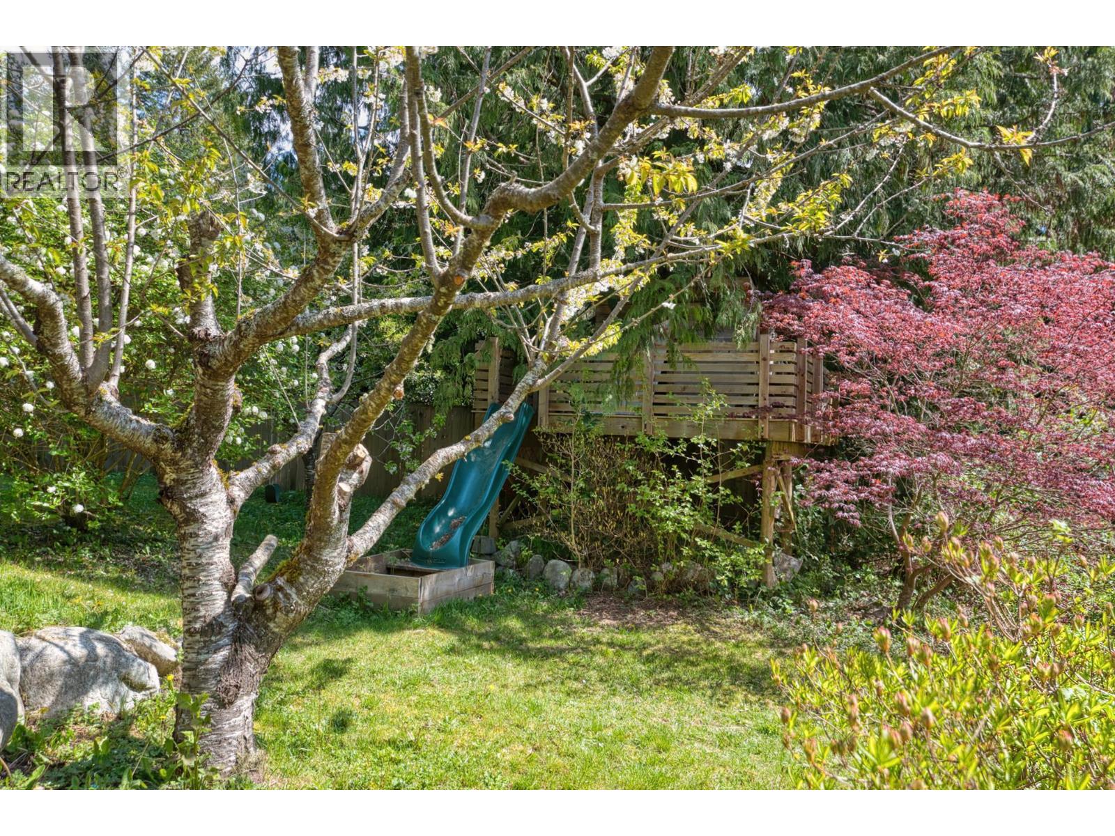 1479 Park Avenue, Roberts Creek, British Columbia  V0N 2W2 - Photo 26 - R3087597