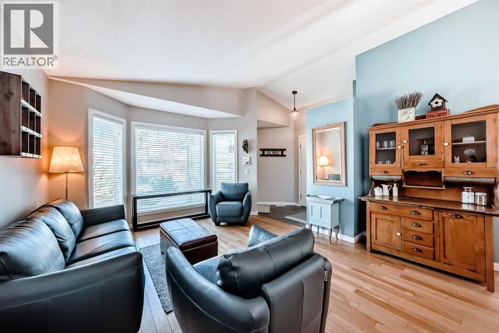 555 Woodbine Boulevard Sw, Calgary, Alberta  T2W 4P5 - Photo 3 - A2303348