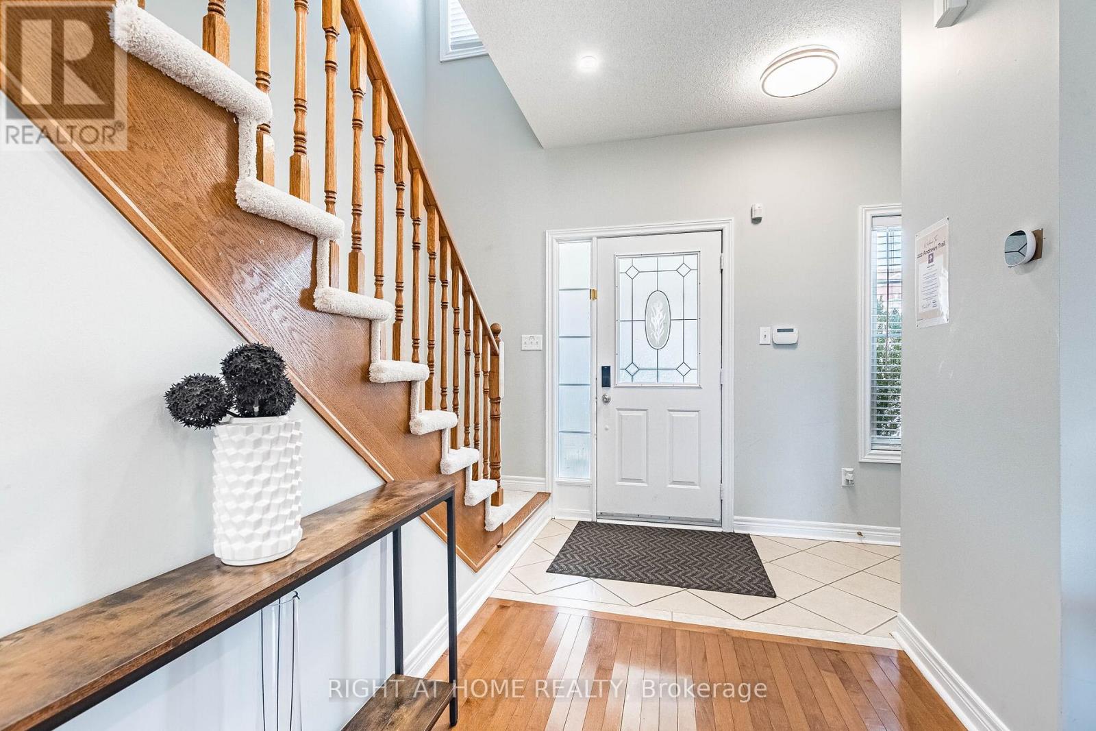 222 Andrews Trail, Milton, Ontario  L9T 6S7 - Photo 5 - W13043946