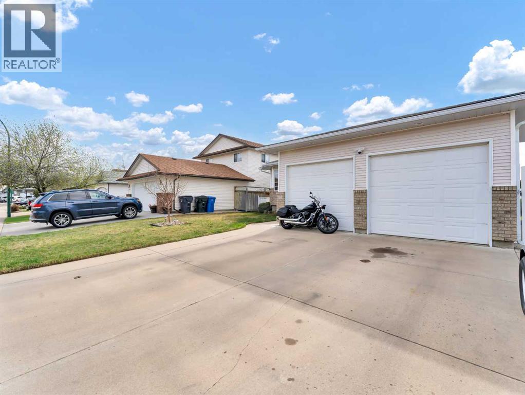 78 Stein Close Se, Medicine Hat, Alberta  T1B 4M8 - Photo 3 - A2304585